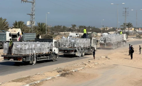تفاصيل الشاحنات التجارية والإغاثية التي دخلت إلى غزة اليوم الأحد