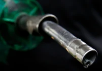 باحث اقتصادي: وقف دعم الوقود فاقم العبء على المواطن والقطاعات الإنتاجية