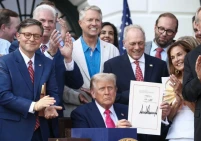 1.5 ترليون دولار.. ترامب يقترح أكبر موازنة دفاع منذ الحرب العالمية