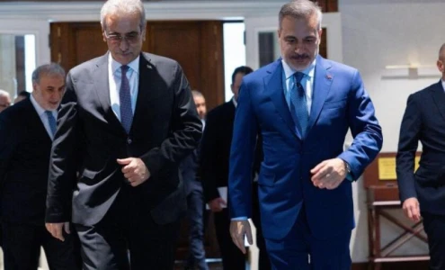 تركيا تقرر تزويد لجنة إدارة غزة بـ 20 ألف كرفان كدفعة أولى