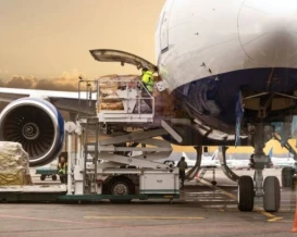 من البحر إلى الجو.. كيف أثرت حرب إيران على أسعار الشحن الجوي العالمي؟