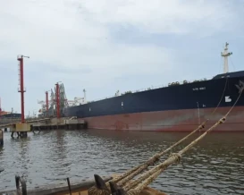 قرار أميركي جديد بشأن العقوبات المفروضة على النفط الروسي