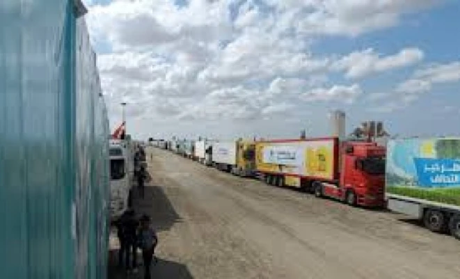 بينها لحوم ودواجن.. تفاصيل الشاحنات التجارية التي دخلت إلى غزة الأحد
