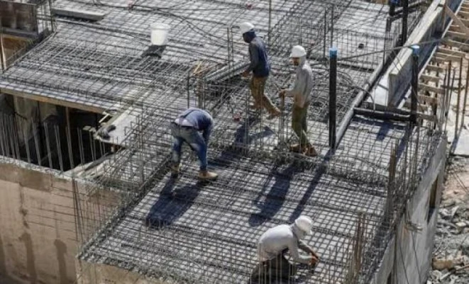 إسرائيل توقف استقدام عمال البناء الأجانب