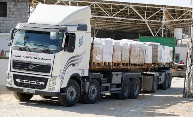309 شاحنات دخلت قطاع غزة الإثنين