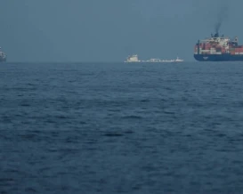 رغم الحرب.. إيران تحصل على 2 مليون دولار من سفن عابرة لهرمز