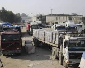 285 شاحنة دخلت إلى قطاع غزة الأربعاء