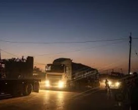 468 شاحنة محملة بالمساعدات والبضائع دخلت إلى غزة يومي الإثنين والثلاثاء