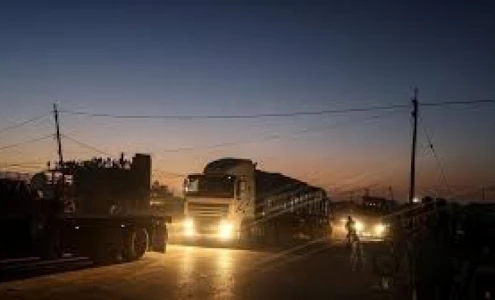 468 شاحنة محملة بالمساعدات والبضائع دخلت إلى غزة يومي الإثنين والثلاثاء