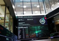 الأسهم الأوروبية تهبط بفعل الحرب ونتائج أعمال متباينة