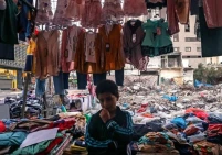 مع اقتراب عيد الفطر.. حركة شرائية خجولة وأسعار خيالية في أسواق غزة