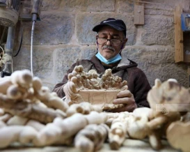 إدراج "فن الحفر على خشب الزيتون" و"صناعة الزجاج الخليلي" على قائمة "الإيسيسكو"