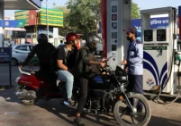 الهند تخفض الضرائب على الوقود بسبب الحرب