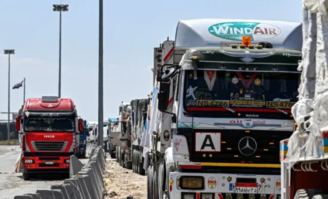 4 شاحنات فقط دخلت قطاع غزة اليوم السبت