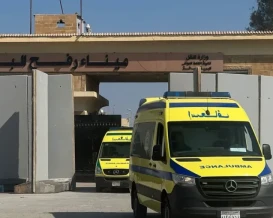 إجلاء 71 مريضًا ومرافقًا للعلاج عبر معبر رفح