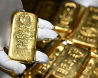 سعر الذهب يهبط مع التركيز على محادثات أمريكا وإيران وقرارات بنوك مركزية