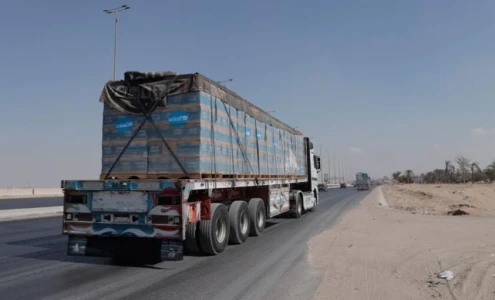 دخول 39 شاحنة مساعدات إلى غزة اليوم الجمعة