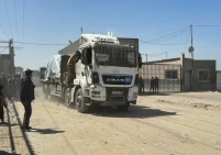 296 شاحنة دخلت إلى قطاع غزة الأربعاء