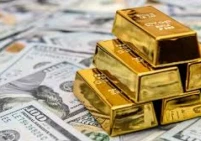 الذهب يتراجع دون 4700 دولار مع ارتفاع الدولار