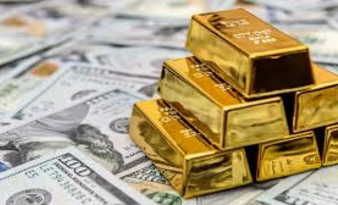 الذهب يتراجع دون 4700 دولار مع ارتفاع الدولار