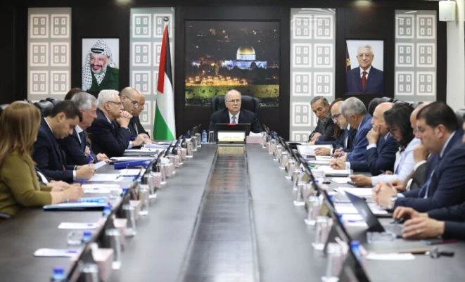 رئيس الوزراء: الحصار المالي والاقتصادي يهدد قدرة المؤسسات الفلسطينية على الاستمرار