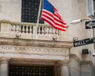 الأسواق العالمية تشتعل بعد قرار إيران وقف الرسائل مع واشنطن