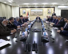 الحكومة تؤكد أهمية استمرار التنسيق مع التجار والنقابات لمنع رفع الأسعار