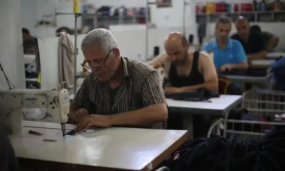 يونيبال 2000.. مصنع ملابس يتحدى الدمار بغزة بفتح أبوابه مجدداً