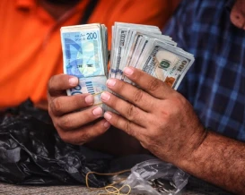 الكاش يتحول إلى عبء في غزة.. عمولات تصل إلى 10% لتحويل النقد إلى رصيد إلكتروني