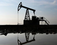 توقعات بارتفاع أسعار النفط إلى 80 دولاراً بعد الحرب على إيران