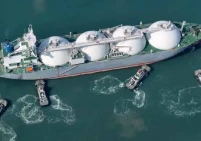 ترامب: ناقلات عملاقة تتجه إلى الولايات المتحدة لتحميل النفط والغاز