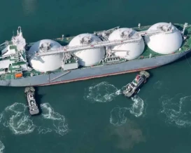 ترامب: ناقلات عملاقة تتجه إلى الولايات المتحدة لتحميل النفط والغاز