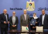 الحكومة الفلسطينية توقع اتفاقيات بنحو 10 ملايين دولار لدعم مشاريع البنية التحتية والصحة والترميم