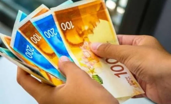 رواتب الموظفين عن شهر أيار اليوم الأحد بنسبة لا تقل عن 50%
