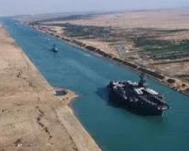 ضربة لاقتصاد مصر.. حرب إيران تعصف بآمال عودة الملاحة إلى قناة السويس