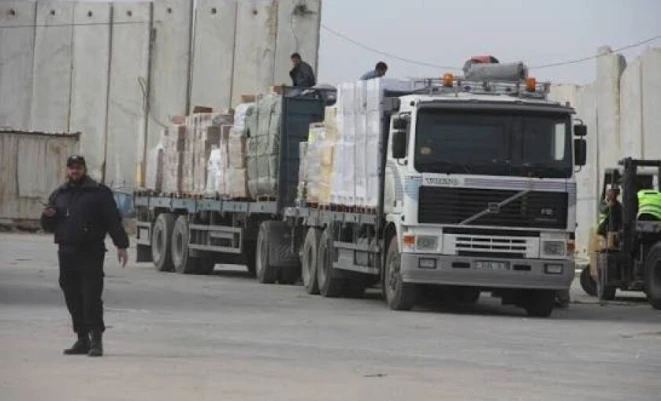 260 شاحنة دخلت قطاع غزة الخميس