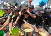 الاقتصاد تحذر من اختلال الأمن الغذائي في غزة بسبب أزمة المعابر