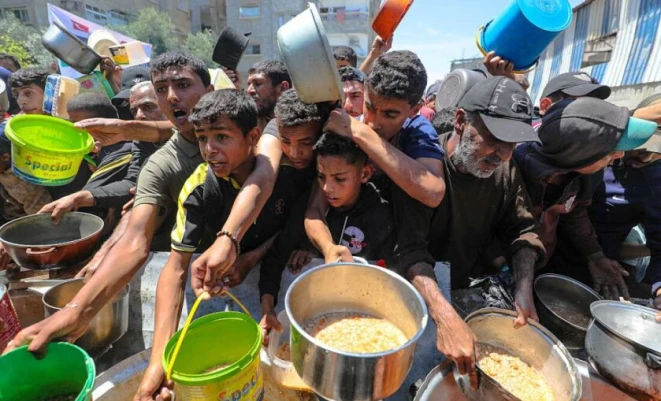 الاقتصاد تحذر من اختلال الأمن الغذائي في غزة بسبب أزمة المعابر