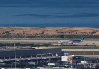 لبنان.. تشغيل مطار بيروت "معقد جدًا" وسط الضربات الجوية المتواصلة