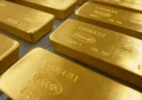 أسعار الذهب تواصل النزيف.. الأوقية تخسر 70 دولاراً