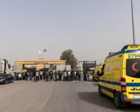 إجلاء 95 مريضاً ومرافقاً عبر معبر رفح