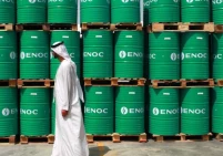 الكويت والإمارات قد تخفضان إنتاجهما النفطي