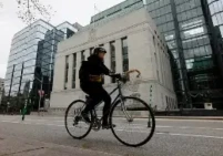 بنك كندا يثبت أسعار الفائدة ويحذر من خطر التضخم