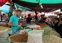 الاعلامي الحكومي: سنتعامل بحزم مع الاحتكار والتلاعب بالأسعار