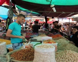 الاعلامي الحكومي: سنتعامل بحزم مع الاحتكار والتلاعب بالأسعار