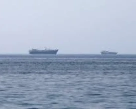 تراجع حركة الناقلات عبر مضيق هرمز بنسبة 90%