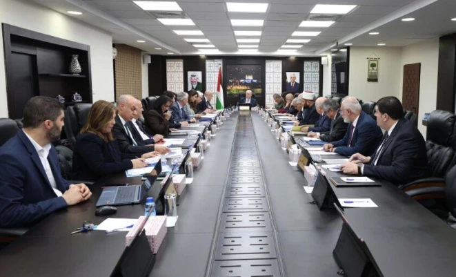 جهود حكومية لتأمين صرف دفعة من رواتب الموظفين الأسبوع المقبل