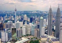 الحرب تهز آسيا والأموال الأجنبية تتدفق إلى ماليزيا