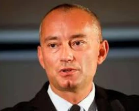 ميلادينوف يرحب بإنشاء مكتب ارتباط للتنسيق بين مجلس السلام والسلطة الفلسطينية