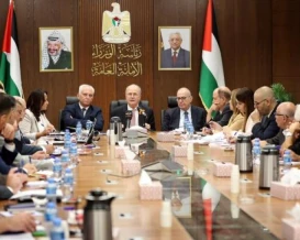 رئيس الوزراء يؤكد ضرورة تعزيز مقومات الاقتصاد الوطني